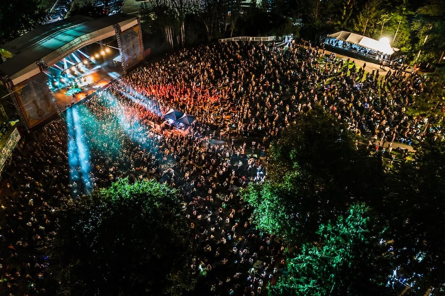 A Holt Sponsorship Edgefield Concerts on the Lawn